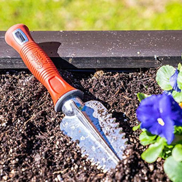serrated garden trowel Garden Weasel Multi-Use Transplanter 91360